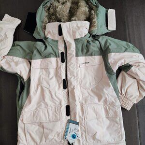 BRAND NEW LACONIA WOMEN'S SKI SNOWBARDING JACKET PARKA SIZE SMALL